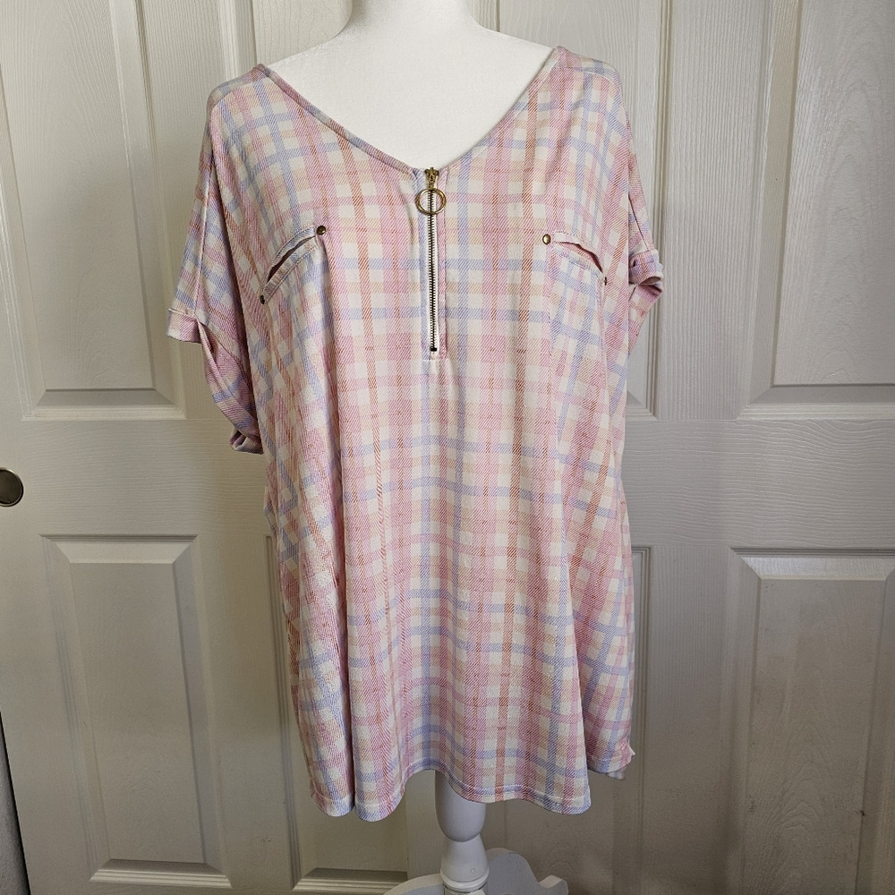 3X Plaid V-Neck Top with Zipper Detail